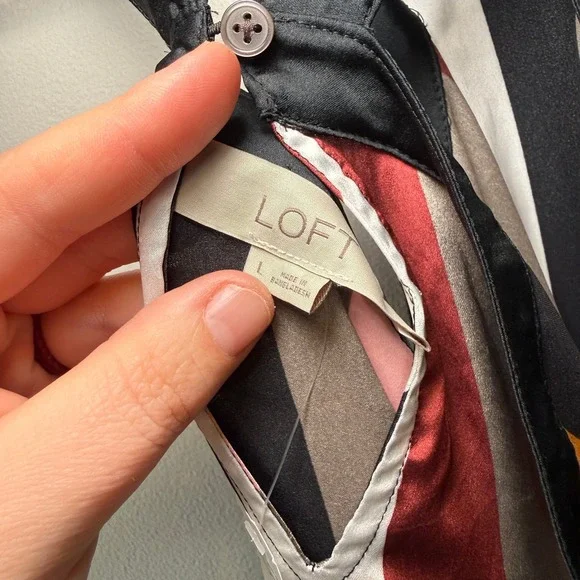 LOFT Women's Striped Cold Shoulder Blouse Satin Halter Neck Top Size Large NWT - Picture 4 of 9